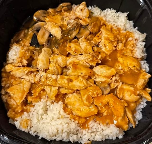 Lunch Arroz Con Pollo.